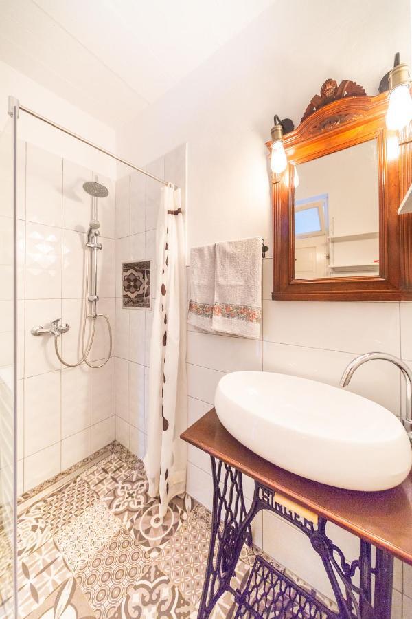 Holiday Home Burba コミジャ エクステリア 写真